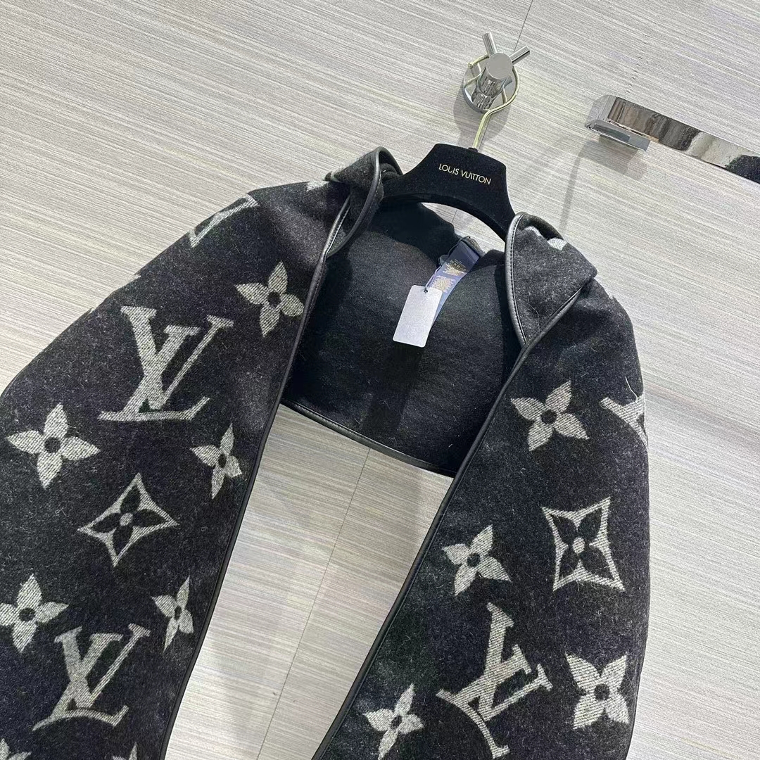 Louis Vuitton LV Unisex Fall For You Scarf Black Wool Cashmere Jacquard Weave Monogram