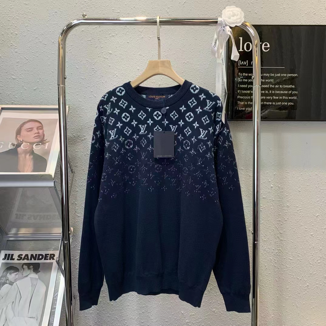 Louis Vuitton Women Gradient Cotton Crewneck Regular Fit Monogram Gradient Volcanic Ash Cotton