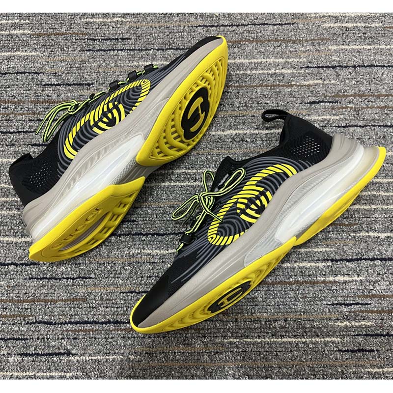 Gucci Unisex Run Sneaker Black Technical Knit Fabric Interlocking G Rubber Detail