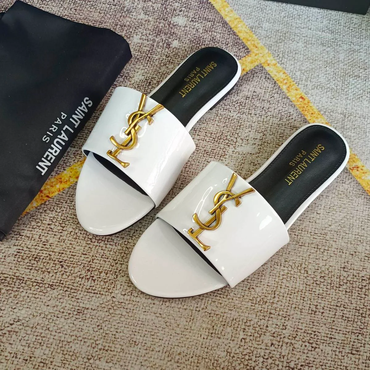 New Slippers Fashion Sandals 1024031124