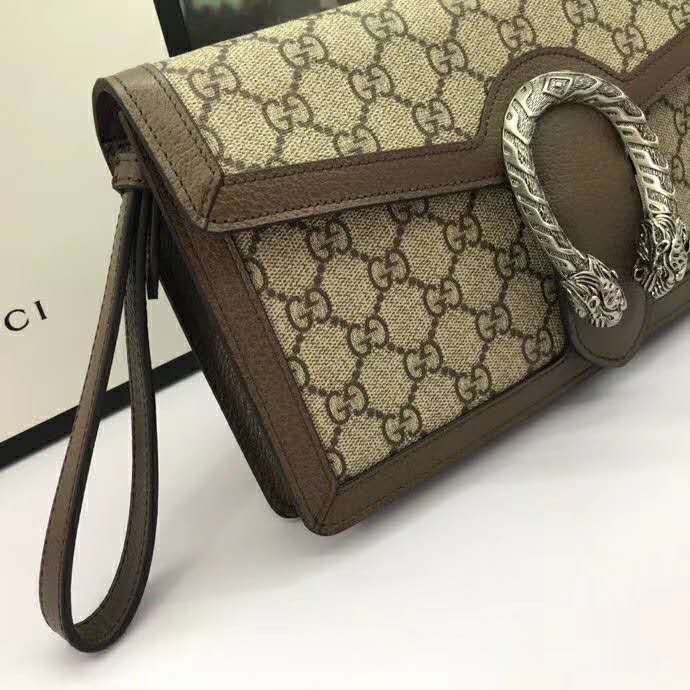 Gucci Women Dionysus GG Supreme Clutch Beige/Ebony GG Supreme Canvas