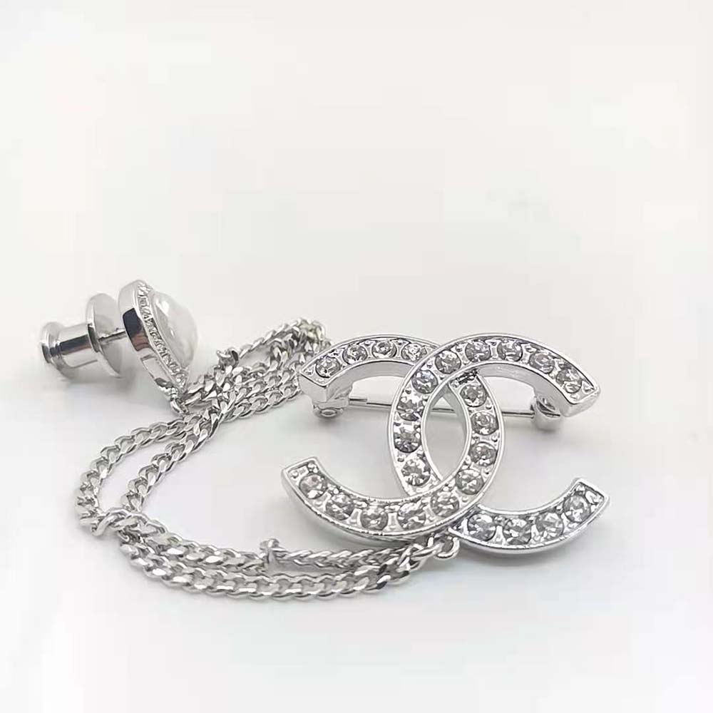 Chanel Women Brooch in Metal and Strass