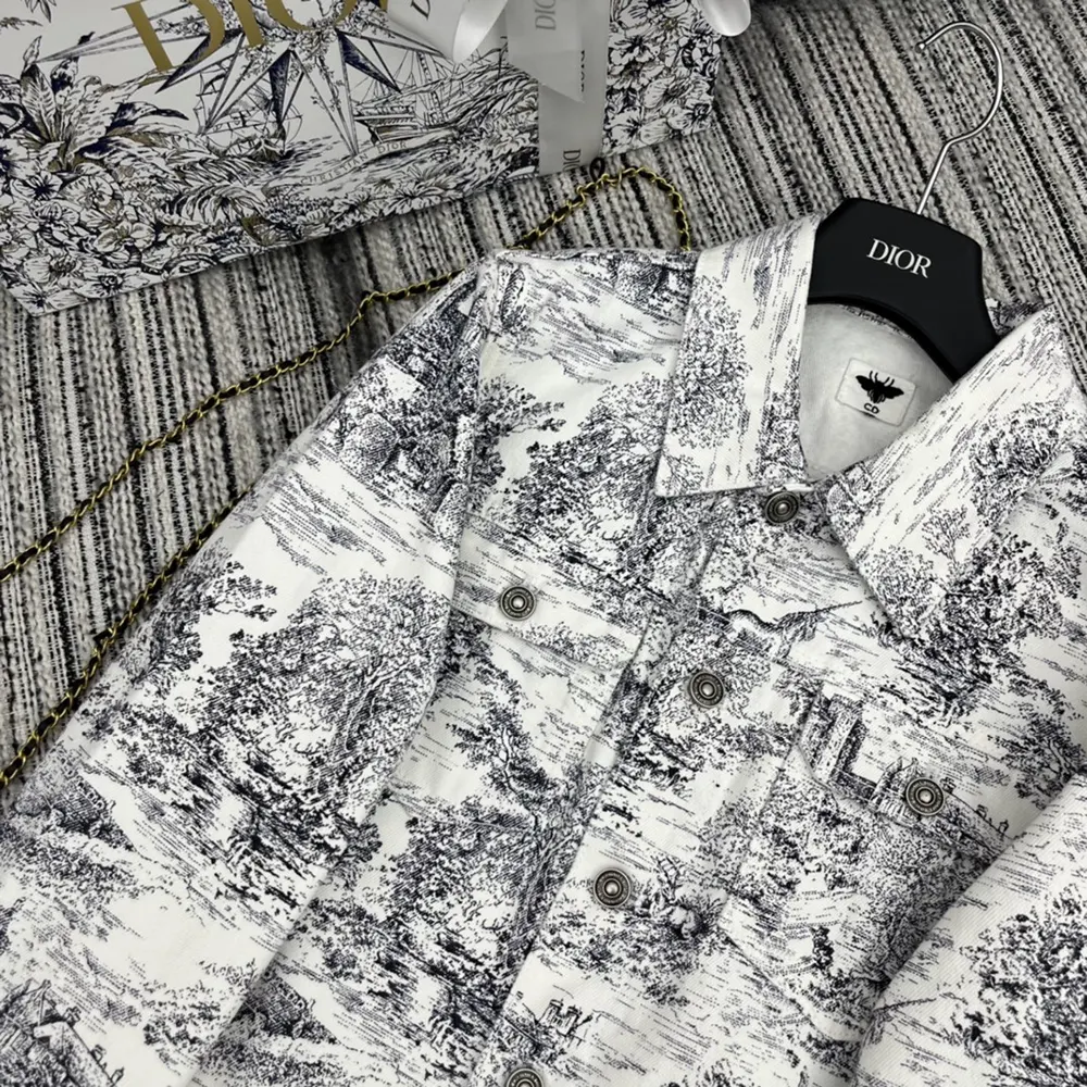 Dior Men Jacket White Cotton Denim with Blue Toile de Jouy Scotland Motif