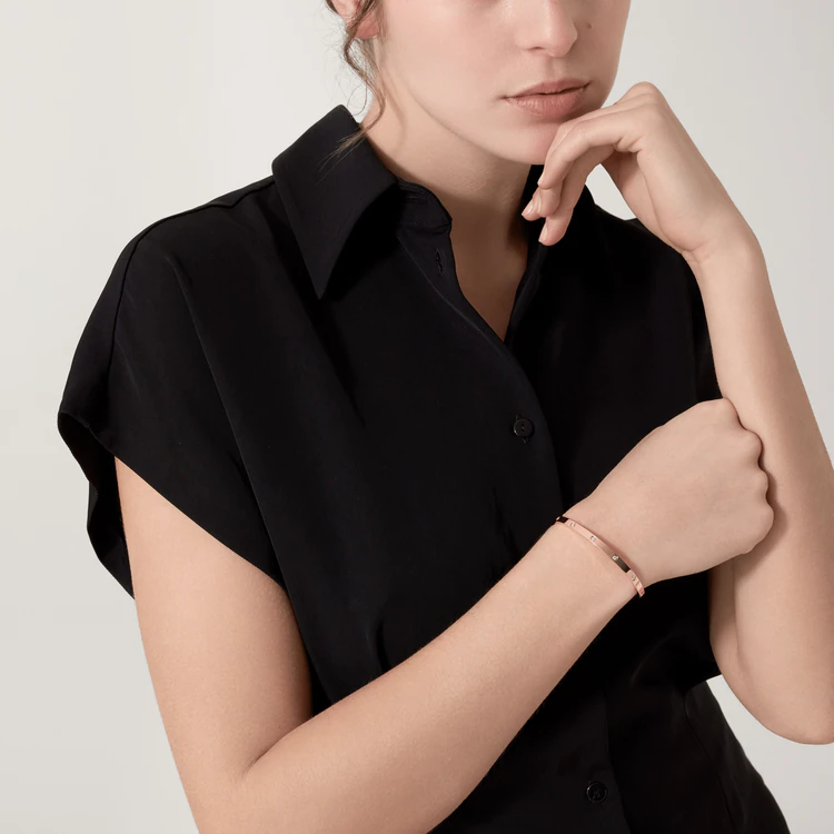 CARTIER LOVE BRACELET, SMALL MODEL, 10 DIAMONDS – 16
