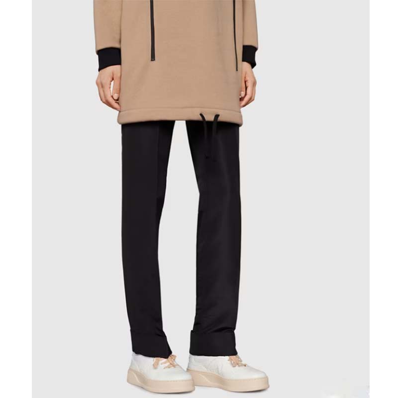 Gucci Unisex GG Embossed Sneaker White Leather Smooth Leather Lace Up Flat