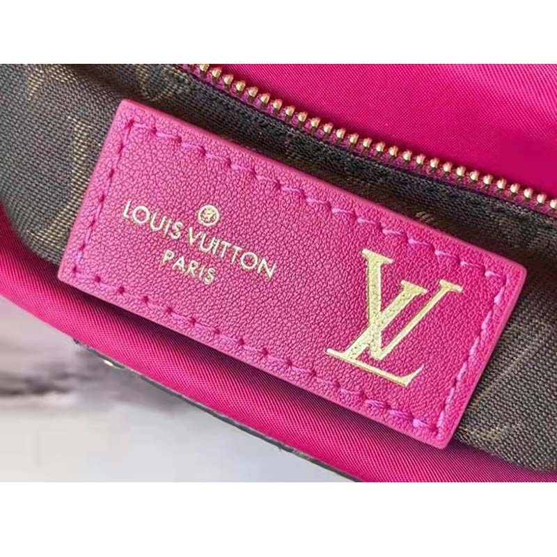 Louis Vuitton LV Unisex Maxi Multi Pochette Accessoires Handbag Fuchsia Black