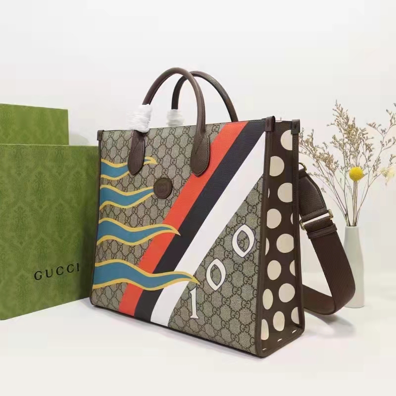 Gucci Unisex Medium Tote Geometric Print Beige Ebony GG Supreme Canvas