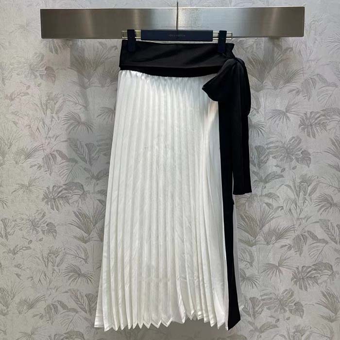 Louis Vuitton Women LV Bow Detail Pleated Wrap Skirt White 1AFFX3