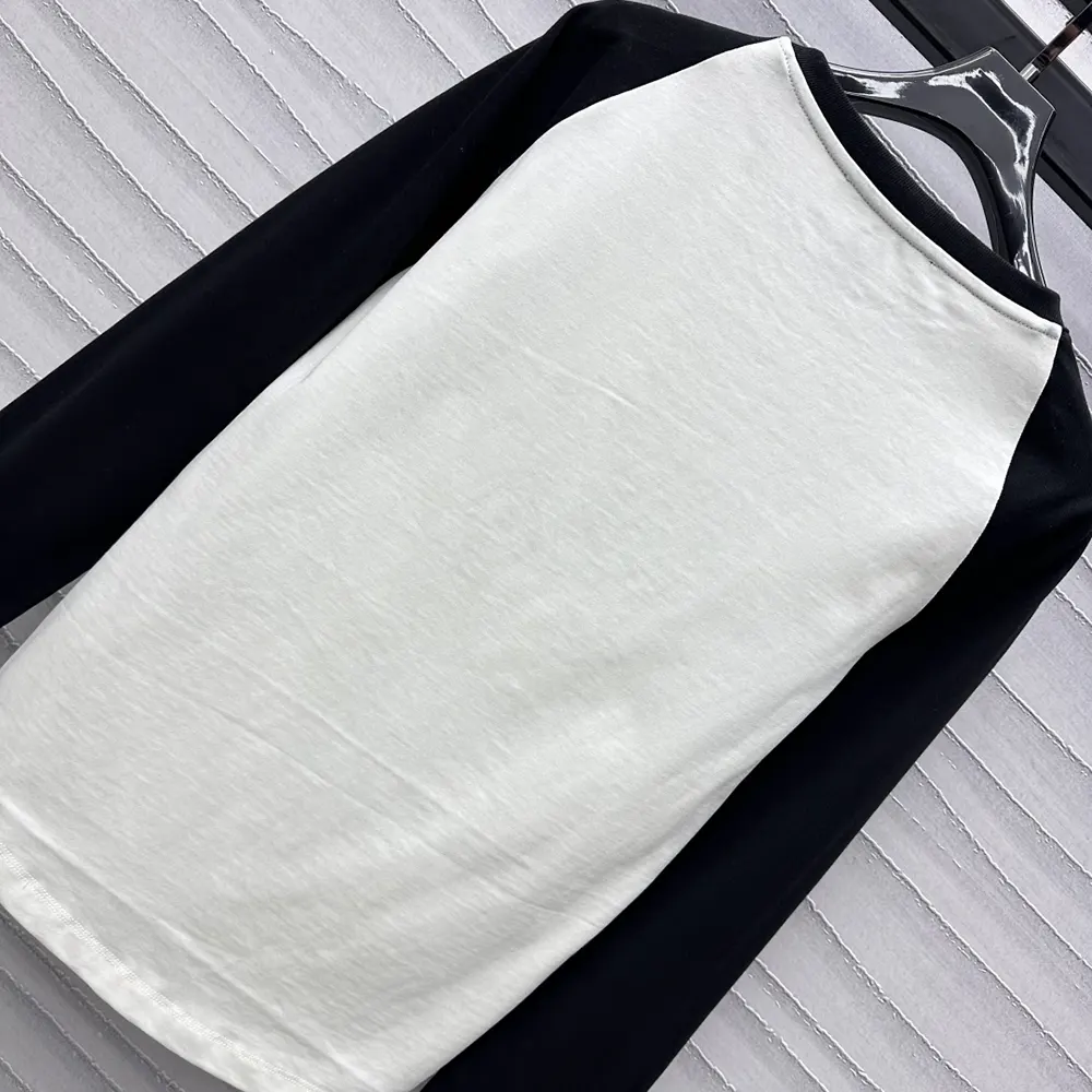 Louis Vuitton LV Men Signature Varsity Long-Sleeved Top 1AGPHO