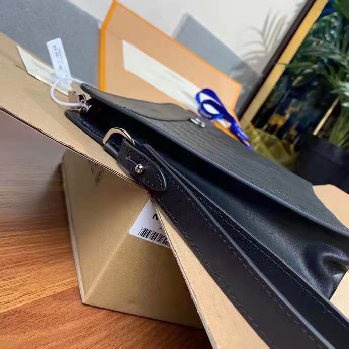 Louis Vuitton LV Unisex Discovery Pochette Clutch Damier Infini Cowhide Leather