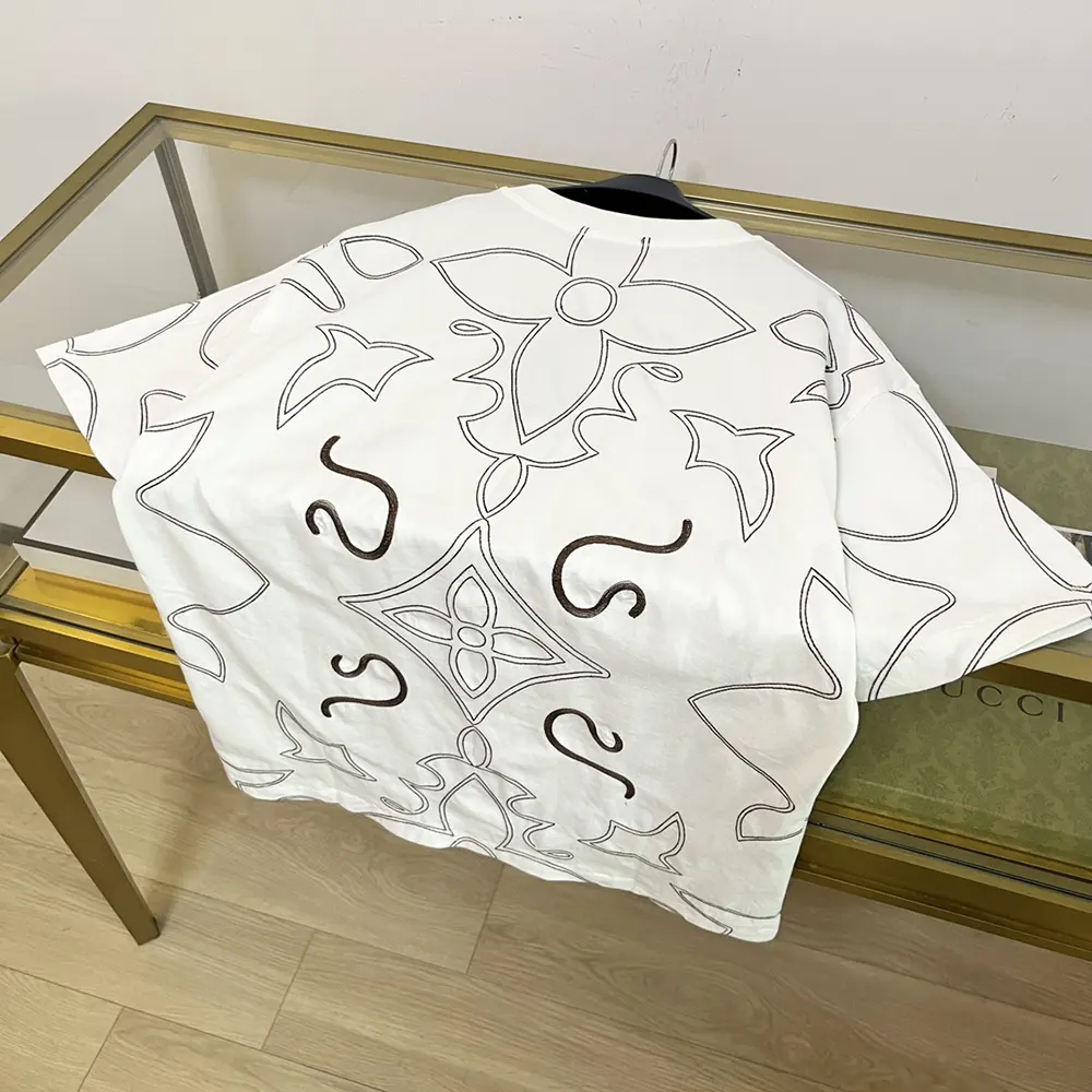 Louis Vuitton Women Embroidered Cotton T-Shirt 1AFWVN