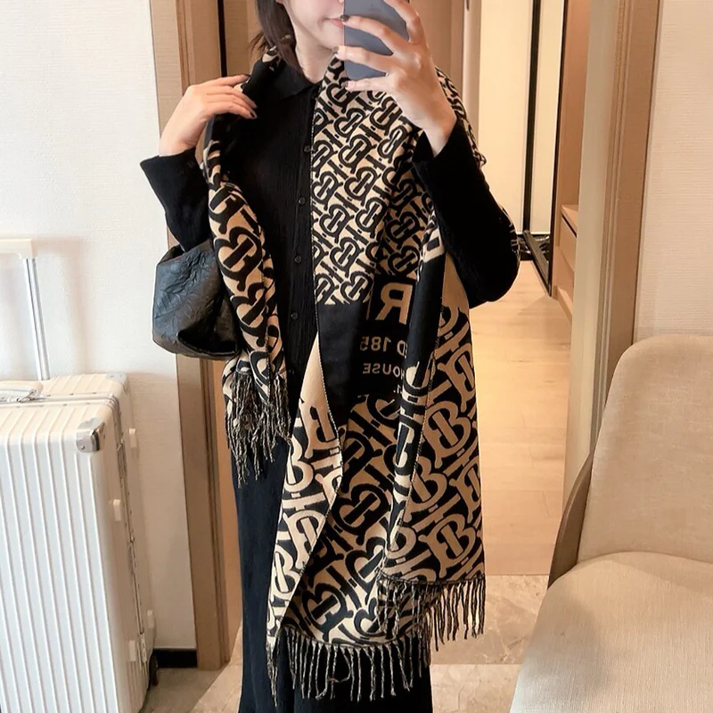 Fashion and versatile cashmere scarf 1024093003