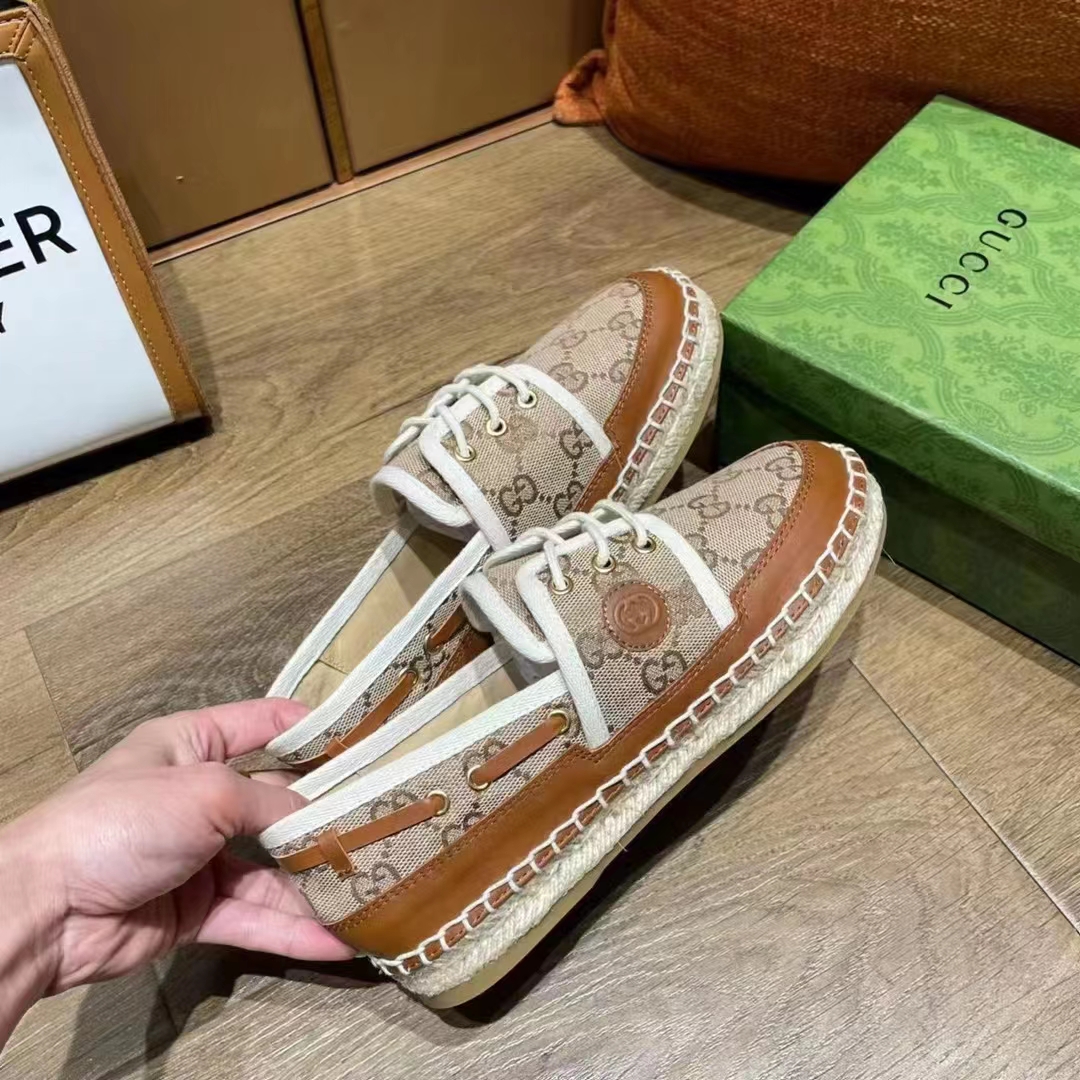 Gucci Unisex Lace-Up GG Shoes Camel Ebony Canvas Low 3 Cm Heel