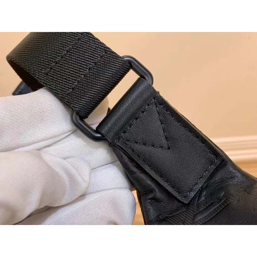 Louis Vuitton LV Unisex Discovery Bumbag PM Monogram Shadow Calf Cowhide Leather