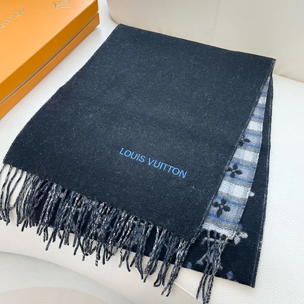 Louis Vuitton Unisex Monogram Gradient Tartan City Scarf M71348