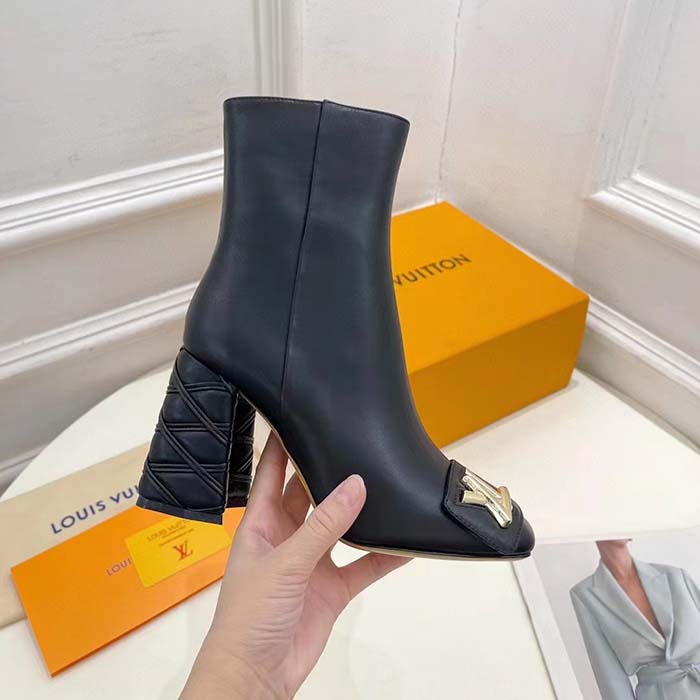 Louis Vuitton LV Women Shake Ankle Boot Black Lambskin Side Zip Leather Outsole