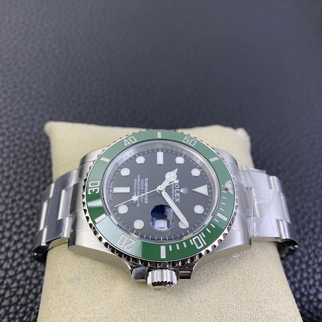 Rolex Submariner Date Green Bezel 41mm