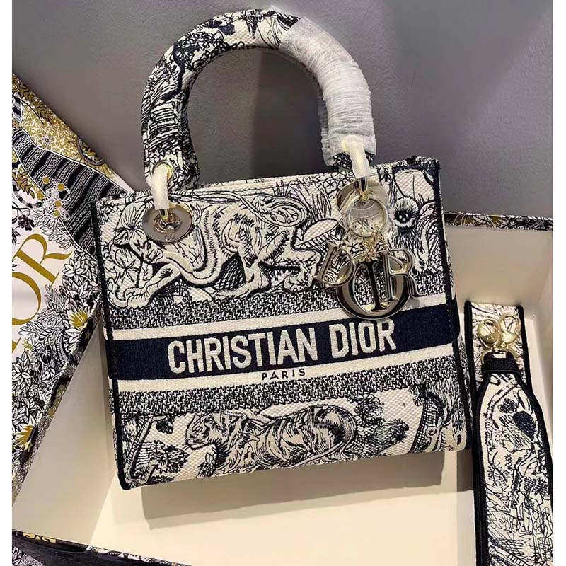 Dior Women CD Medium Lady D-Lite Bag Blue Toile De Jouy Embroidery