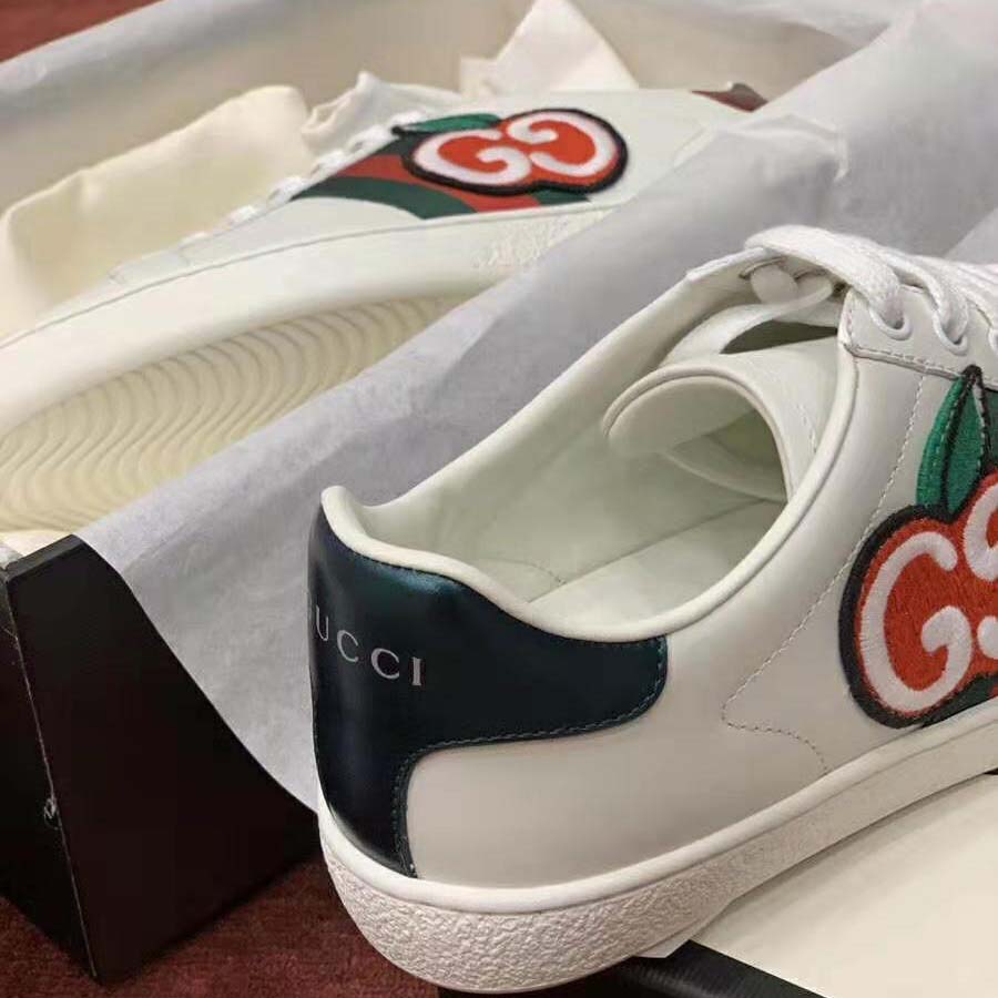 Gucci Unisex Ace Sneaker with GG Apple in White Leather 2 cm Heel