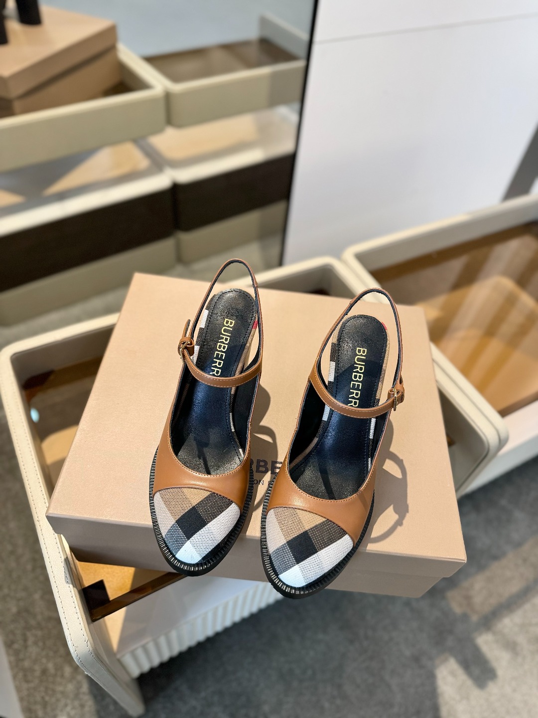 25 BBR Exclusive Vintage Elegant High Heel Sandals 0425040703