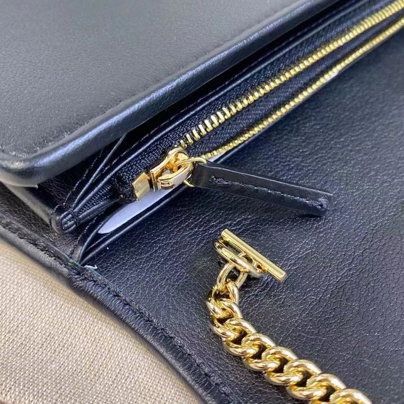 Gucci Women GG Blondie Continental Chain Wallet Black Leather Round Interlocking G