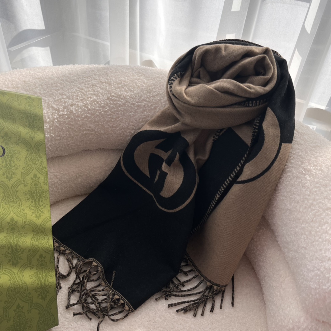 Gucci Unisex GG Wool Interlocking G Scarf Pink Black Wool Fringe Trim