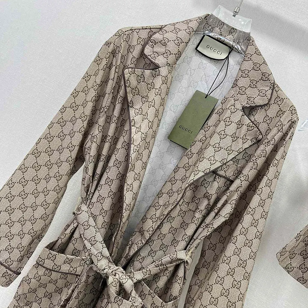 Gucci Women GG Supreme Print Silk Shirt 772399ZANRP2237