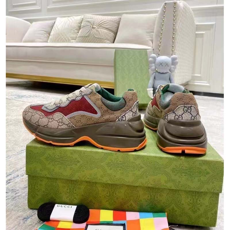 Gucci Unisex Rhyton Sneaker Beige Brick Red GG Supreme Canvas Low Heel