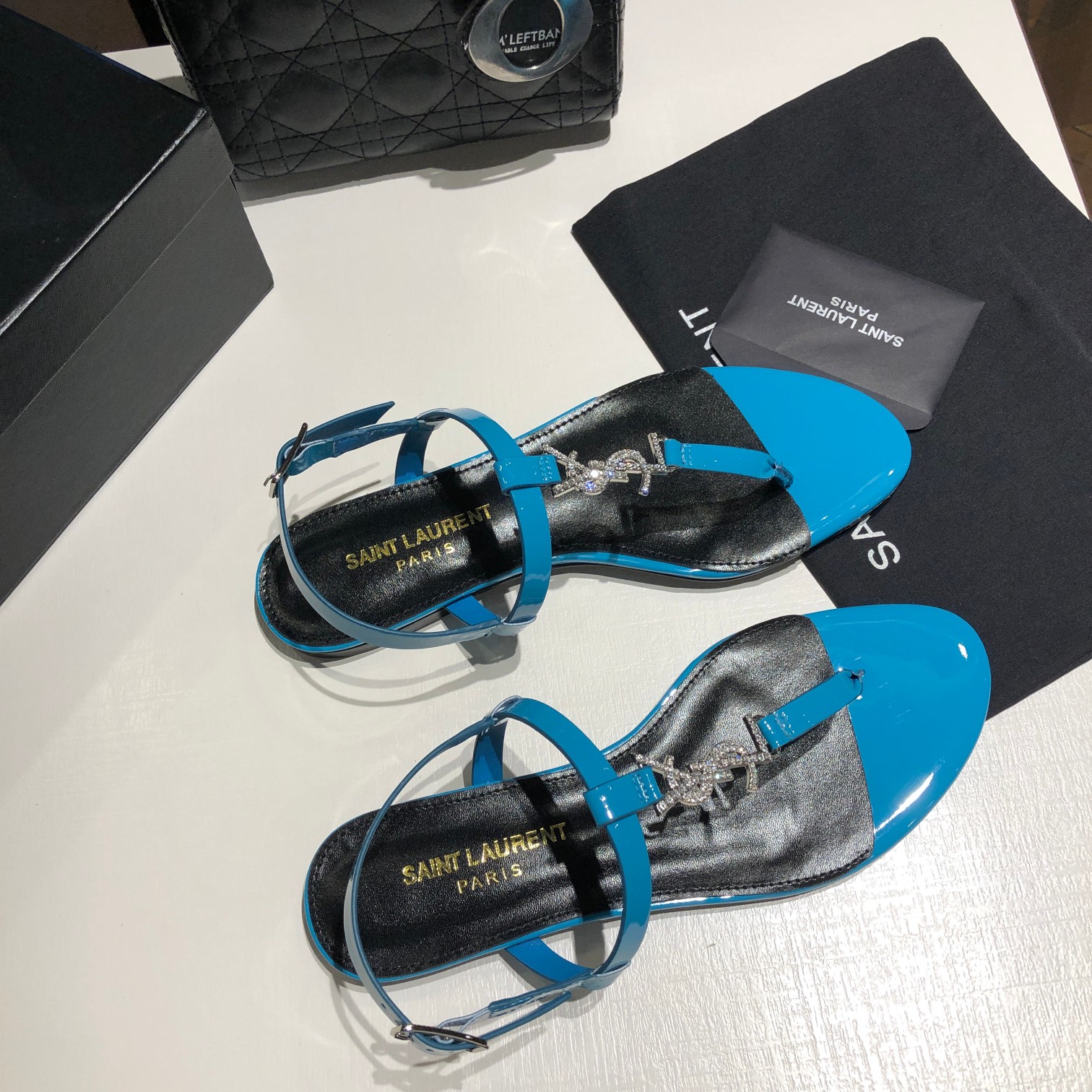 24 New Letter crystal diamond buckle flat thong sandals XC0424052804