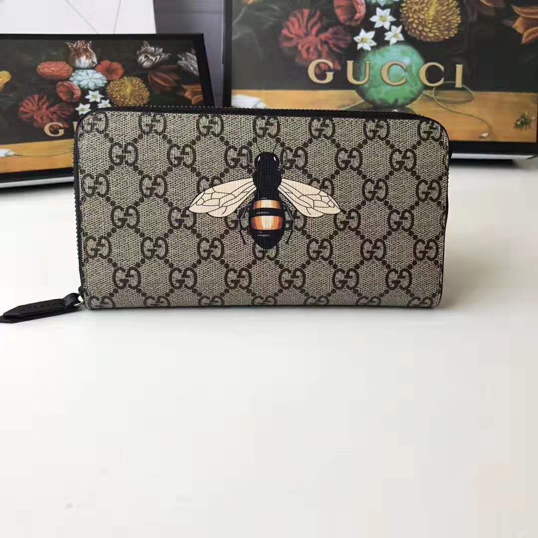 Gucci GG Men Bee Print GG Supreme Zip Around Wallet in Beige/Ebony GG Supreme