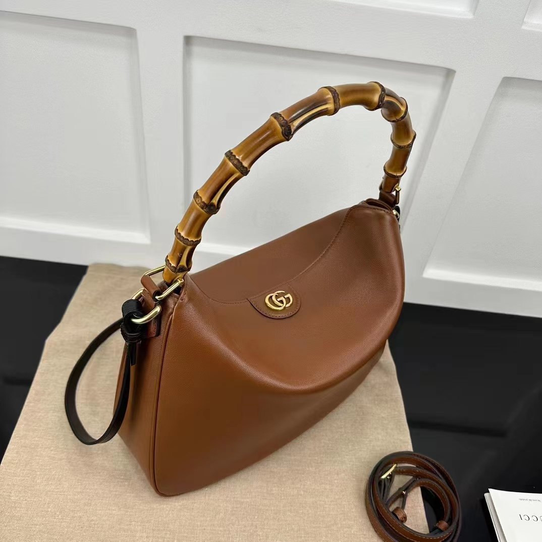 Gucci Women Diana Medium Shoulder Bag Cuir Leather Double G