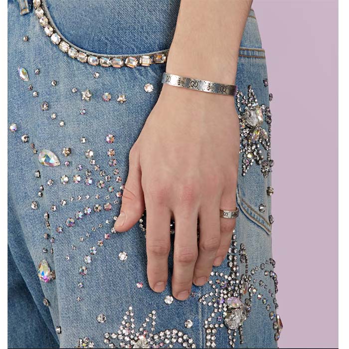 Gucci Unisex GG Bee Engraved Ring 925 Sterling Silver Aged Silver-Toned Hardware