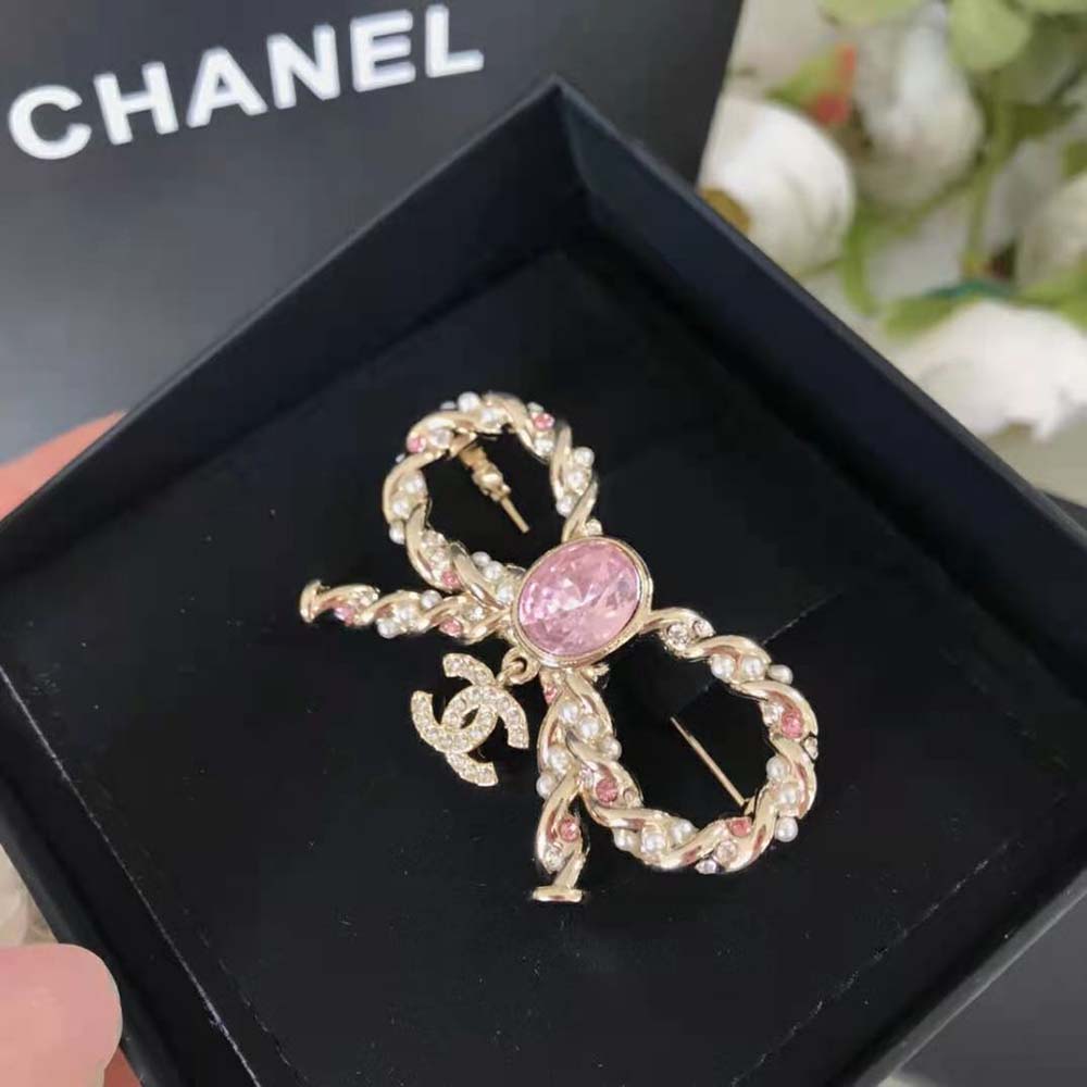 Chanel Women Brooch in Metal Glass Pearls and Diamantés
