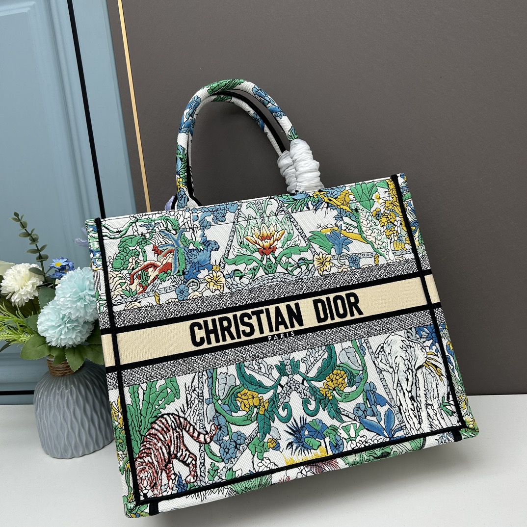 Dior Unisex CD Medium Dior Book Tote White Multicolor Étoile De Voyage Embroidery