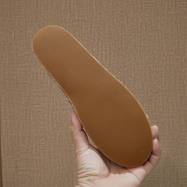 Trendy and versatile slip-on loafers 1024022103