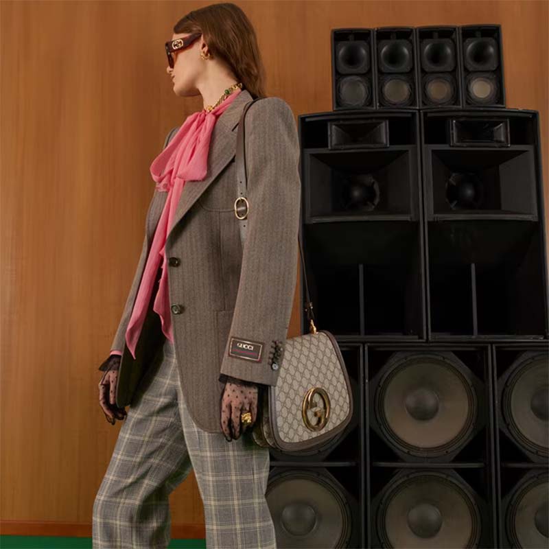 Gucci Women GG Blondie Medium Shoulder Bag Beige Ebony GG Supreme Canvas