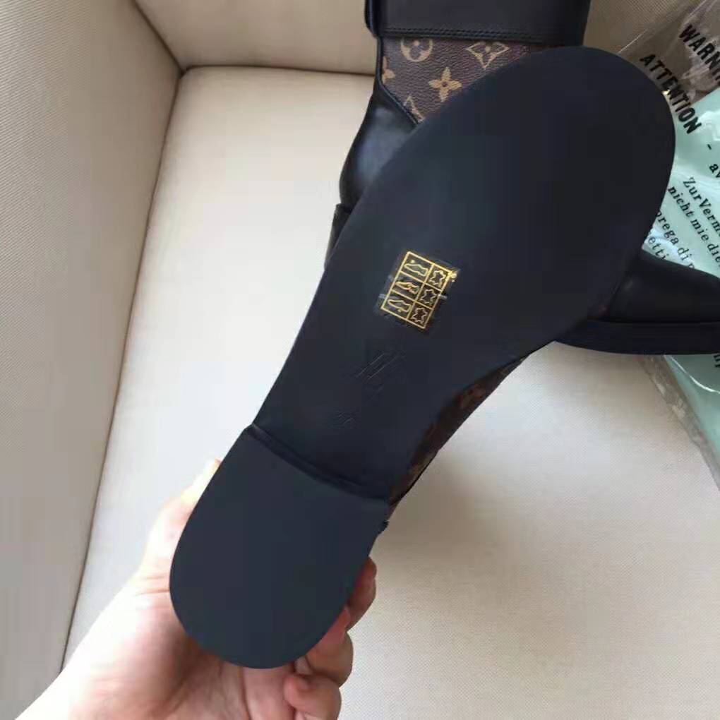 Louis Vuitton LV Women Wonderland Flat Ranger in Patent Monogram Canvas-Brown