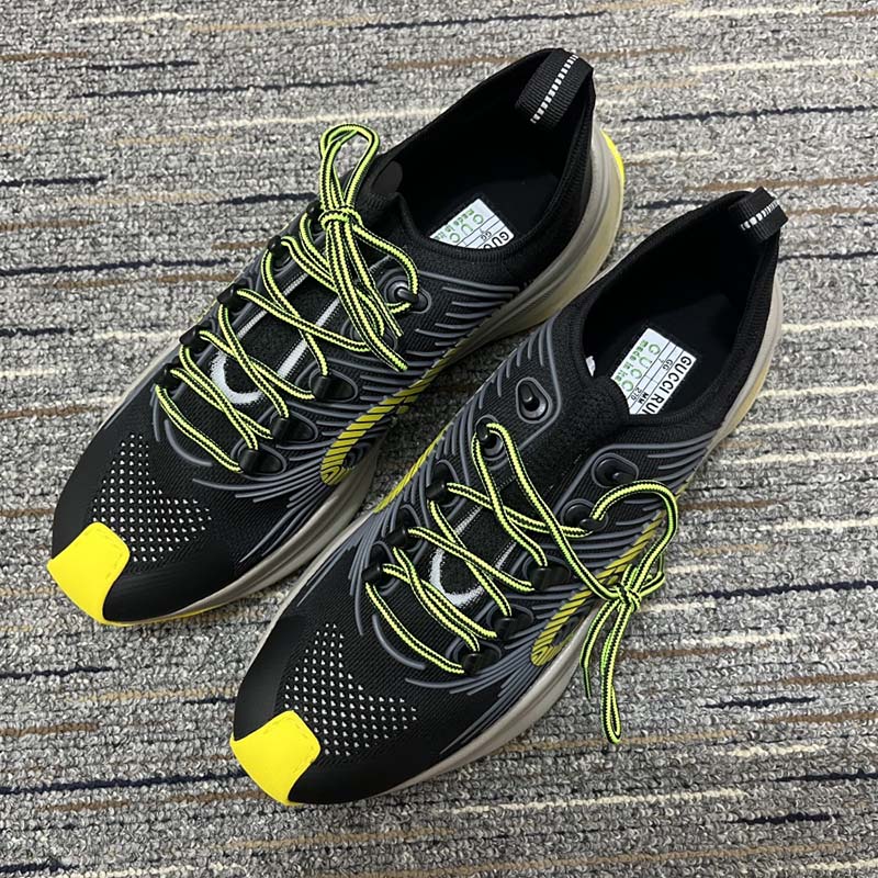 Gucci Unisex Run Sneaker Black Technical Knit Fabric Interlocking G Rubber Detail