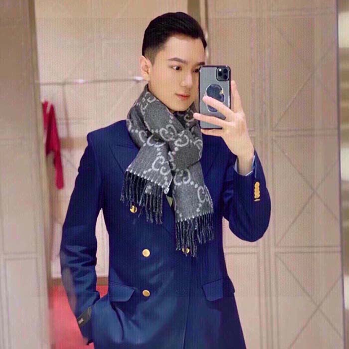 Gucci Unisex GG Jcquard Pattern Knit Scarf Tassels Grey Wool Light Grey GG