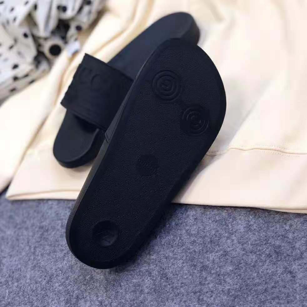 Gucci Unisex Gucci Logo Rubber Slide Sandal-Black