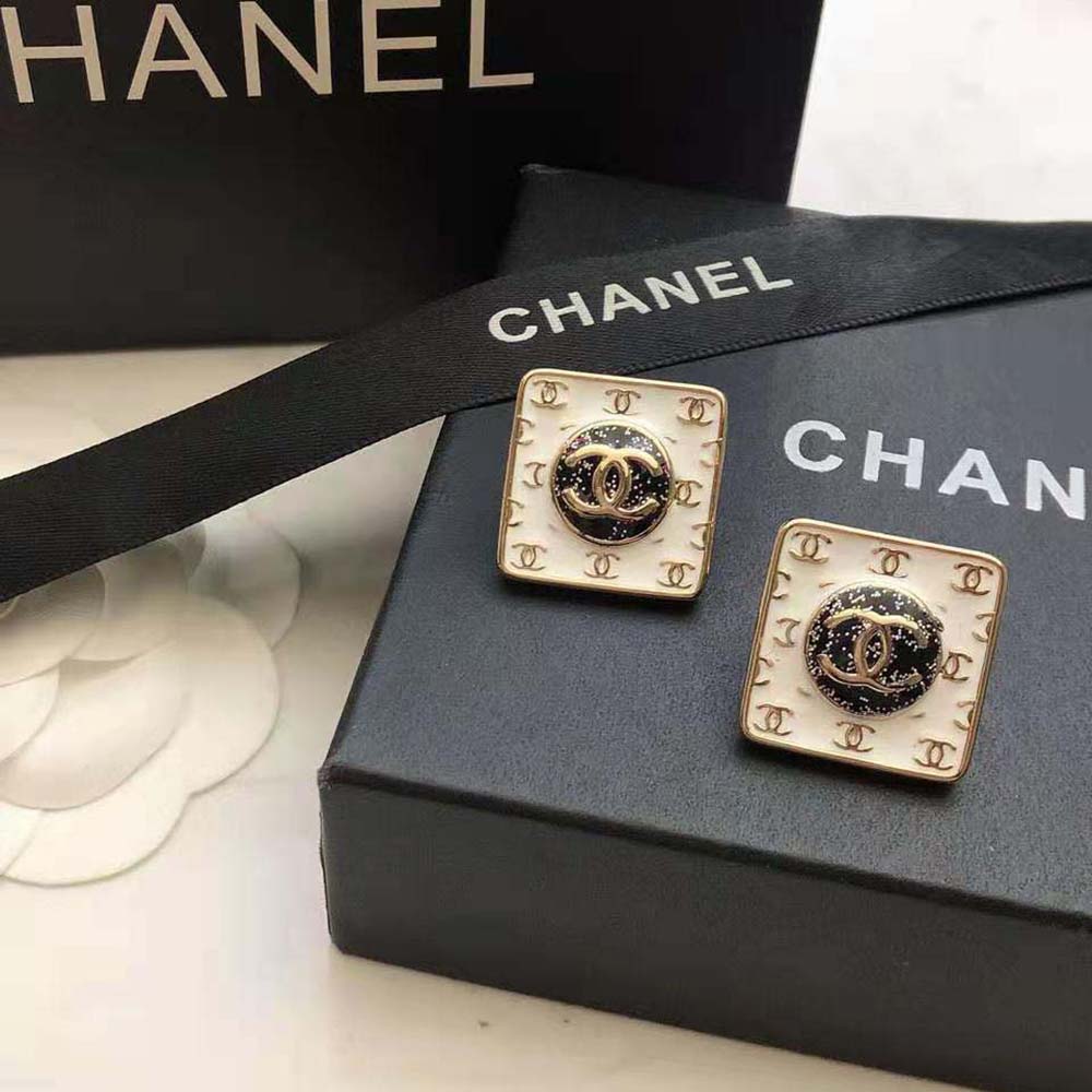 Chanel Women Stud Earrings in Metal