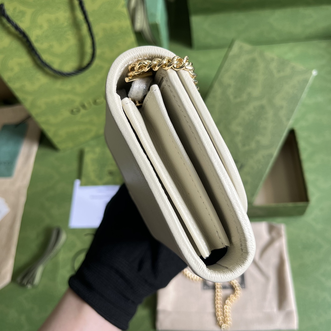 Gucci Women GG Blondie Medium Chain Wallet White Leather Round Interlocking G