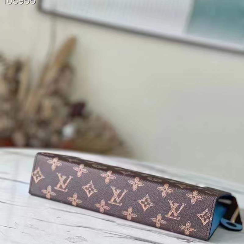 Louis Vuitton LV Unisex Pochette Voyage Monogram Coated Canvas Cowhide Leather