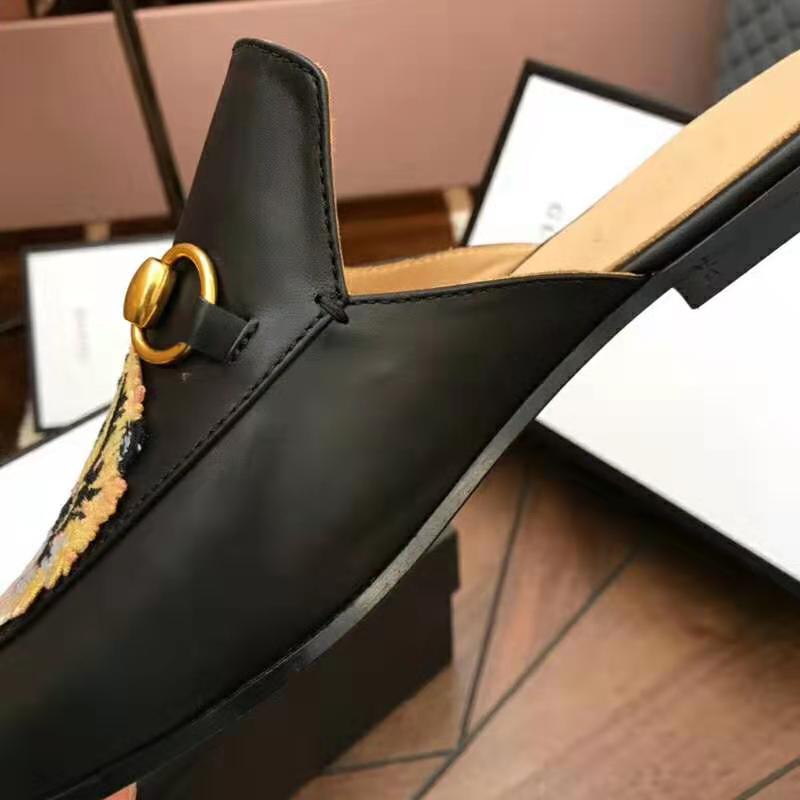 Gucci Men Princetown Embroidered Leather Slipper with Tiger Appliqué 1.27cm Heel-Black