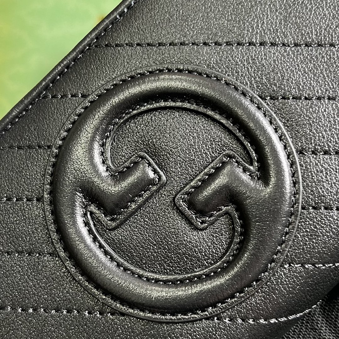 Gucci Unisex GG Blondie Zip Around Wallet Black Leather Round Interlocking G Zip Closure