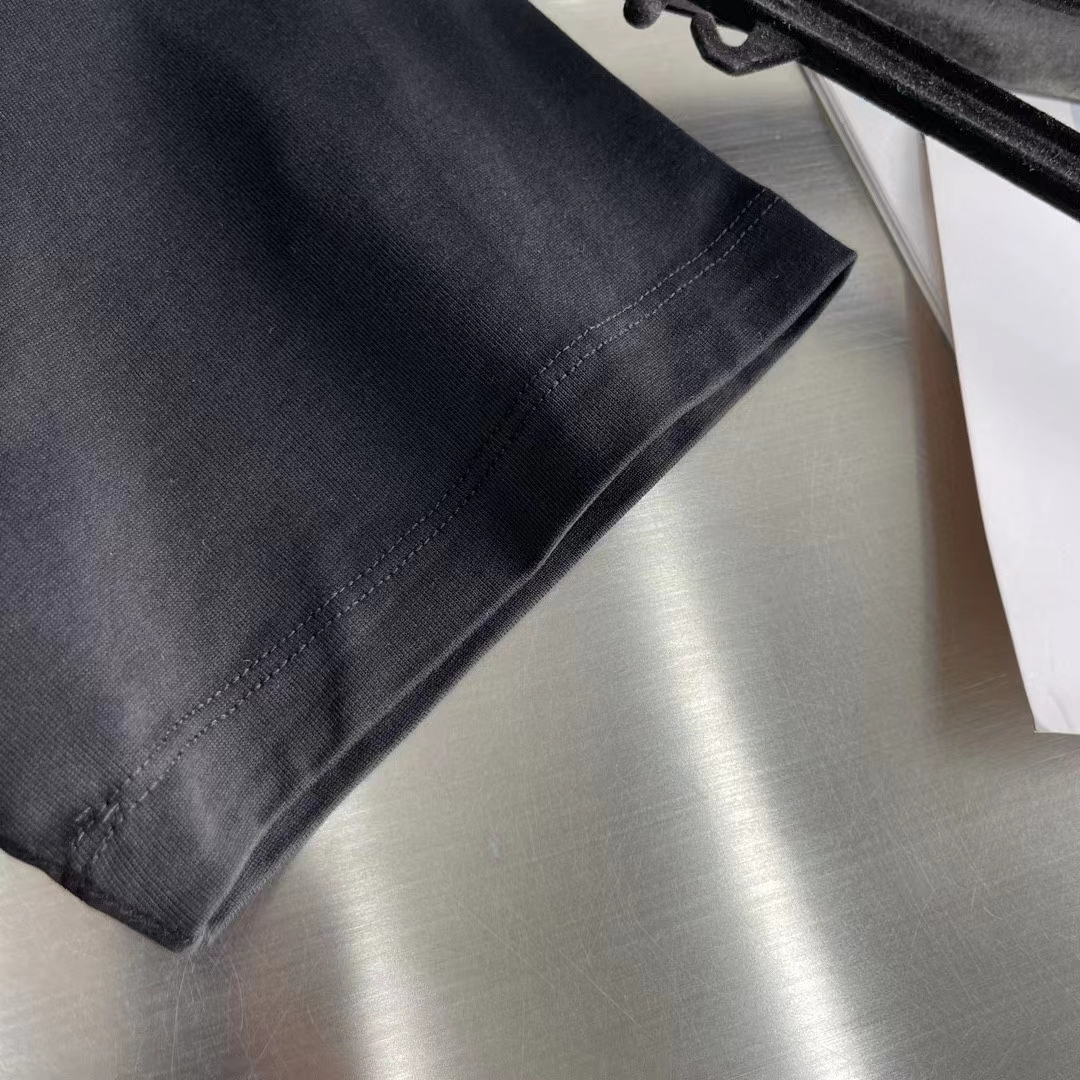 Louis Vuitton LV Women Bead-Embroidered Cotton T-Shirt Show Fit Embroidered Signature