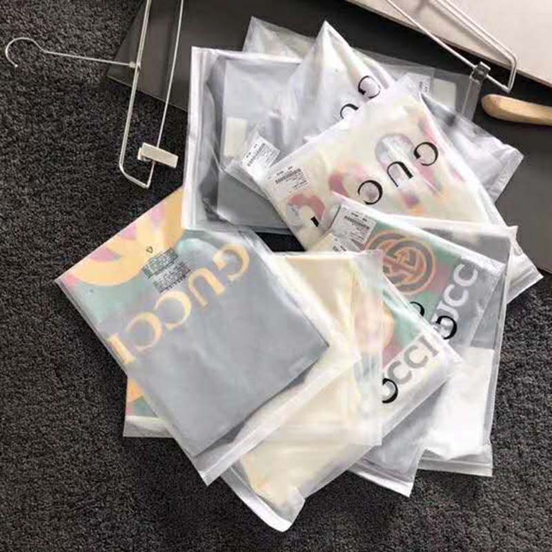 Gucci GG Women Oversize T-Shirt with Gucci Logo-White