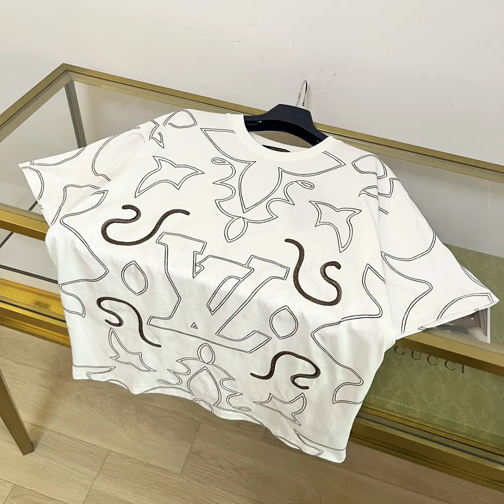 Louis Vuitton Women Embroidered Cotton T-Shirt 1AFWVN