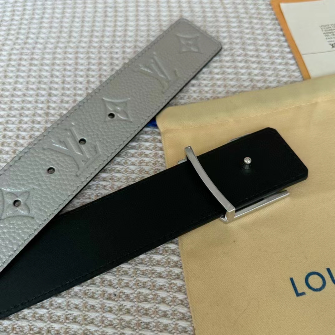Louis Vuitton Unisex LV Initials 40 MM Reversible Belt Silver Taurillon Calf Leather