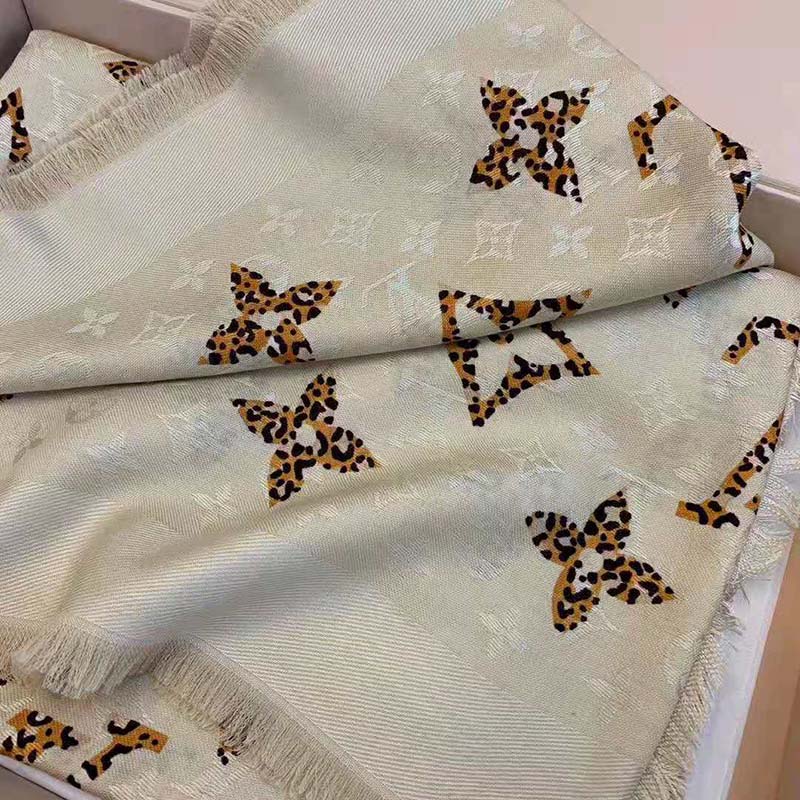 Louis Vuitton LV Women Monogram Giant Jungle Logomania Scarf with Luxuriously Soft Wool-Sandy